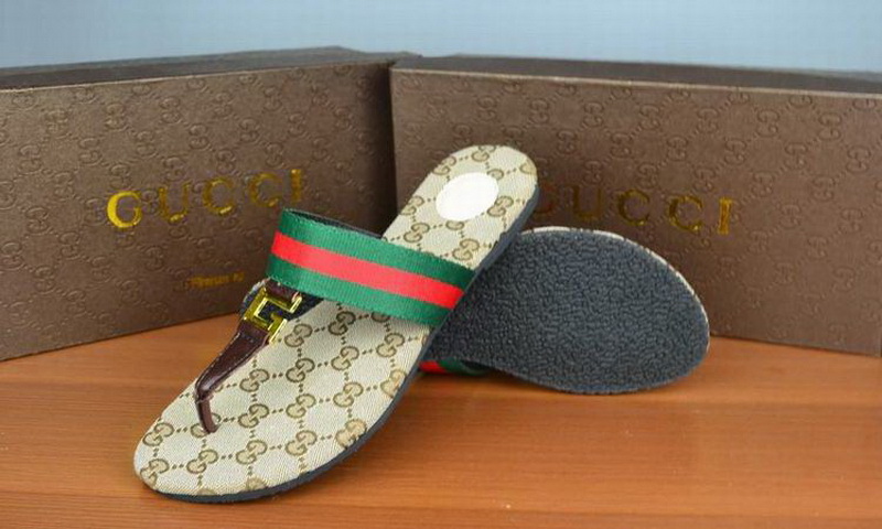 Gucci Slippers Woman--086